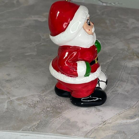 Vintage 1980’s hand painted Santa kicking a soccer ball. - Picture 5 of 9